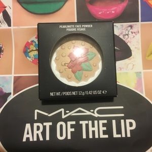 MAC Cosmetics Pearl Matte Face Powder